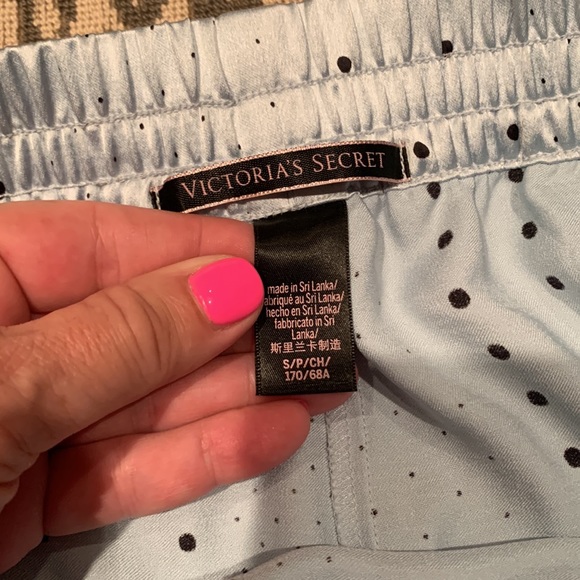 VICTORIAS SECRET JACQUARD SHORTS IN LUXE SATIN BLUE W/BLACK DOTS SLEEP LOUNGE S - Picture 8 of 8
